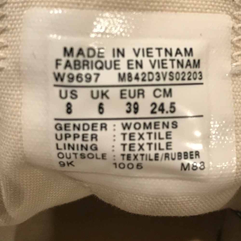 Converse - Picture 3 of 3